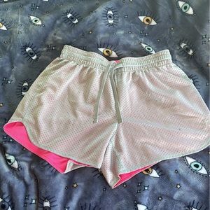 Grey and pink intraversal shorts